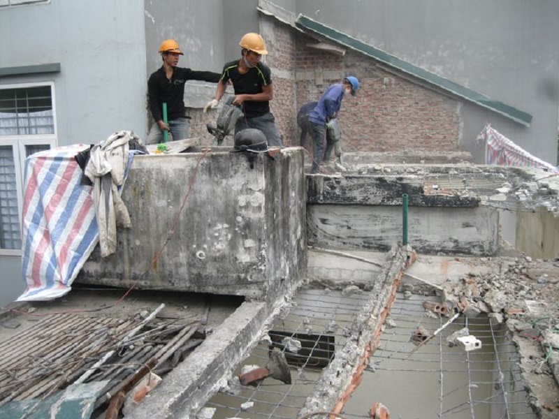 Phá dỡ công trình giá rẻ tại quận 4