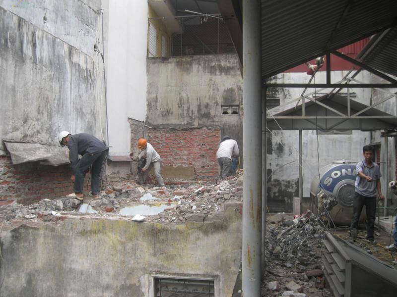 Phá dỡ công trình giá rẻ tại quận 4