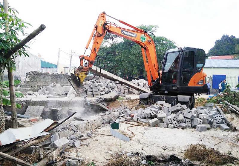 phá dỡ nhà cũ giá rẻ tại quận 4