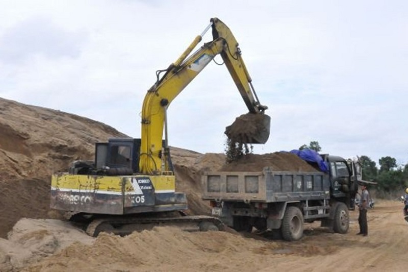San lấp mặt bằng giá rẻ tại quận 4